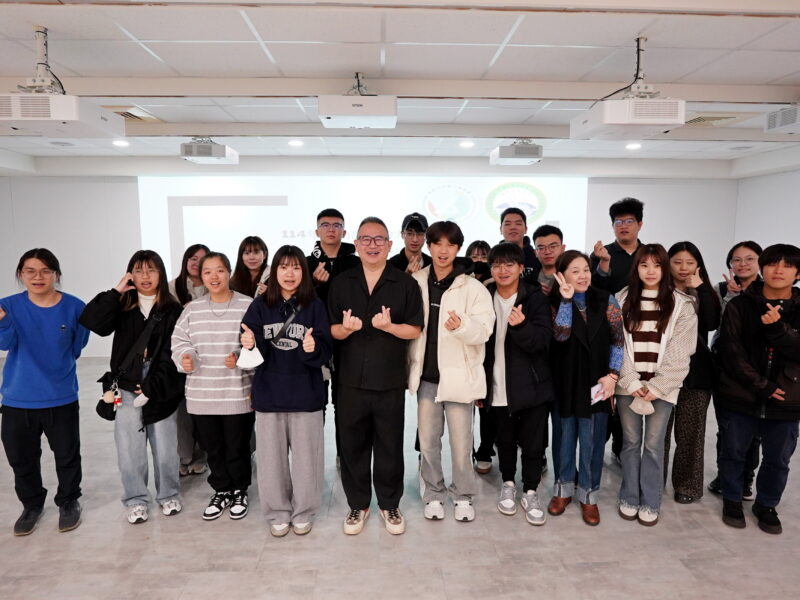 圖文:百夫長創辦人陳志彬蒞臨僑光科大行銷與流通管理系就業學程現身傳授創新秘訣。