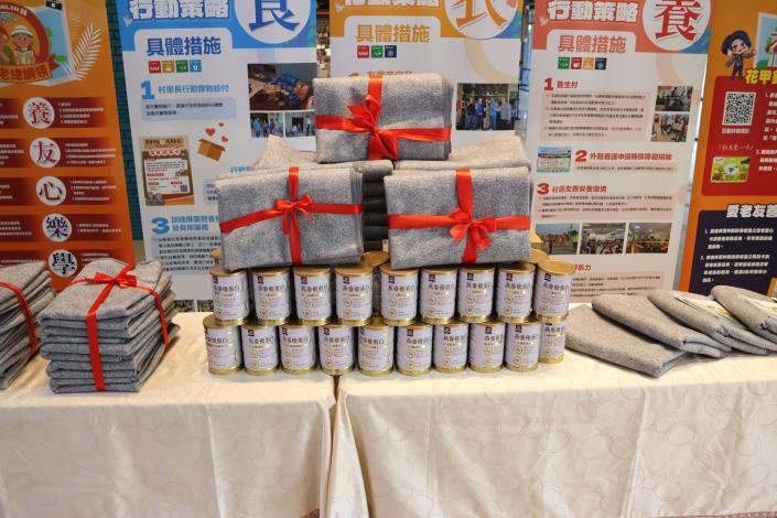 簡天生紀念基金會及佳格食品公司捐贈春夏薄毯3000件暨營養飲品600罐