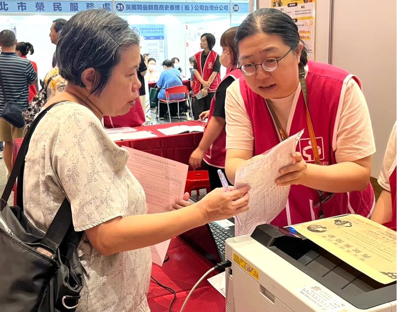 《圖說》中高齡友善企業，讓中高齡人才穩定就業。〈勞工局提供〉